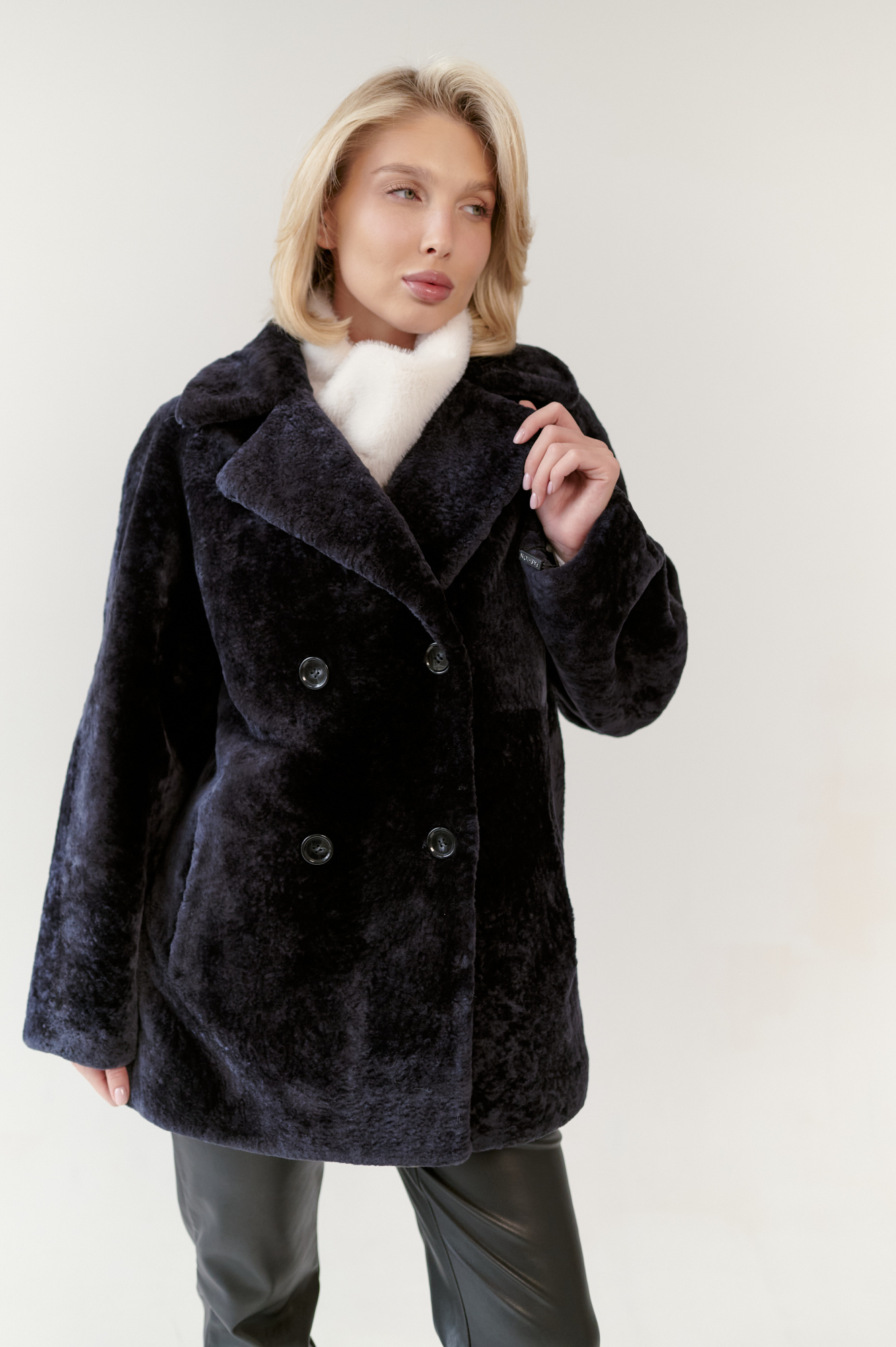 фото Шуба из астрагана 00-00002322 в Красноярске от магазина Style-Way